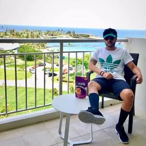 Meet your Posher, Wilfredo